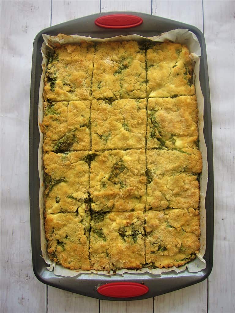 Albanian recipe for Shapkat, a dish from city of Gjirokaster. This casserole is a corn pie filled with spinach and feta cheese.