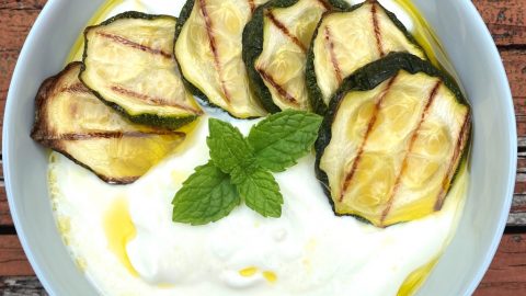 Harakatlanuvchi rasmlar va ovoz bilan porno Osmir bola bilan jinsiy aloqa