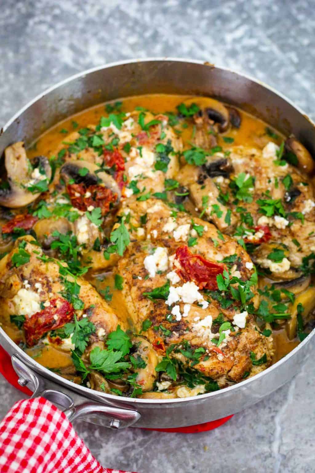 Chicken in Creamy Sun Dried Tomatoes Sauce with Mushrooms