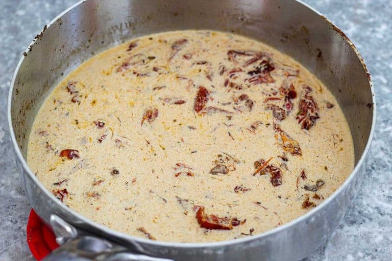 Chicken in Creamy Sun Dried Tomatoes Sauce with Mushrooms